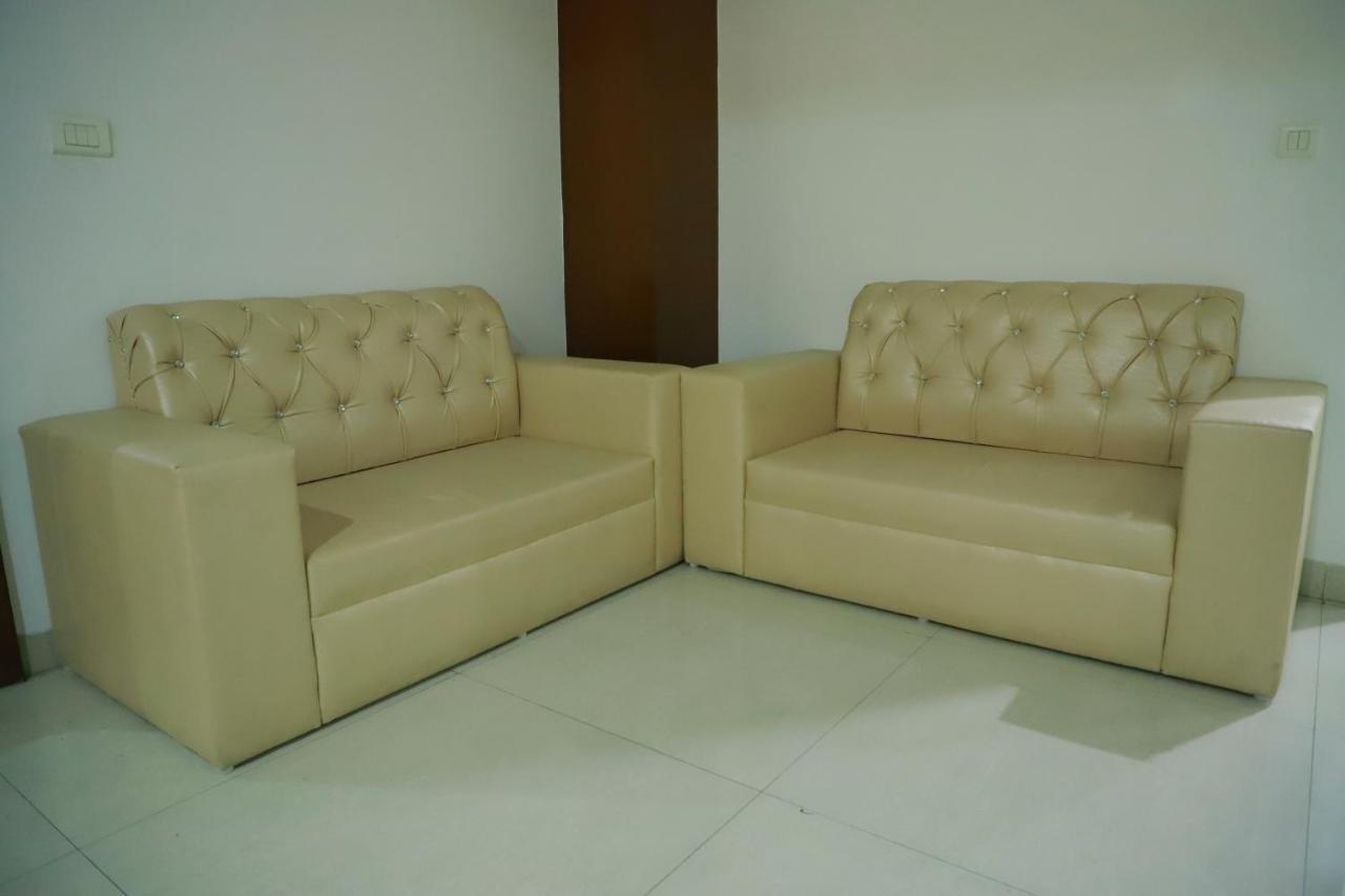 غازي أباد Hotel Parth Inn المظهر الخارجي الصورة