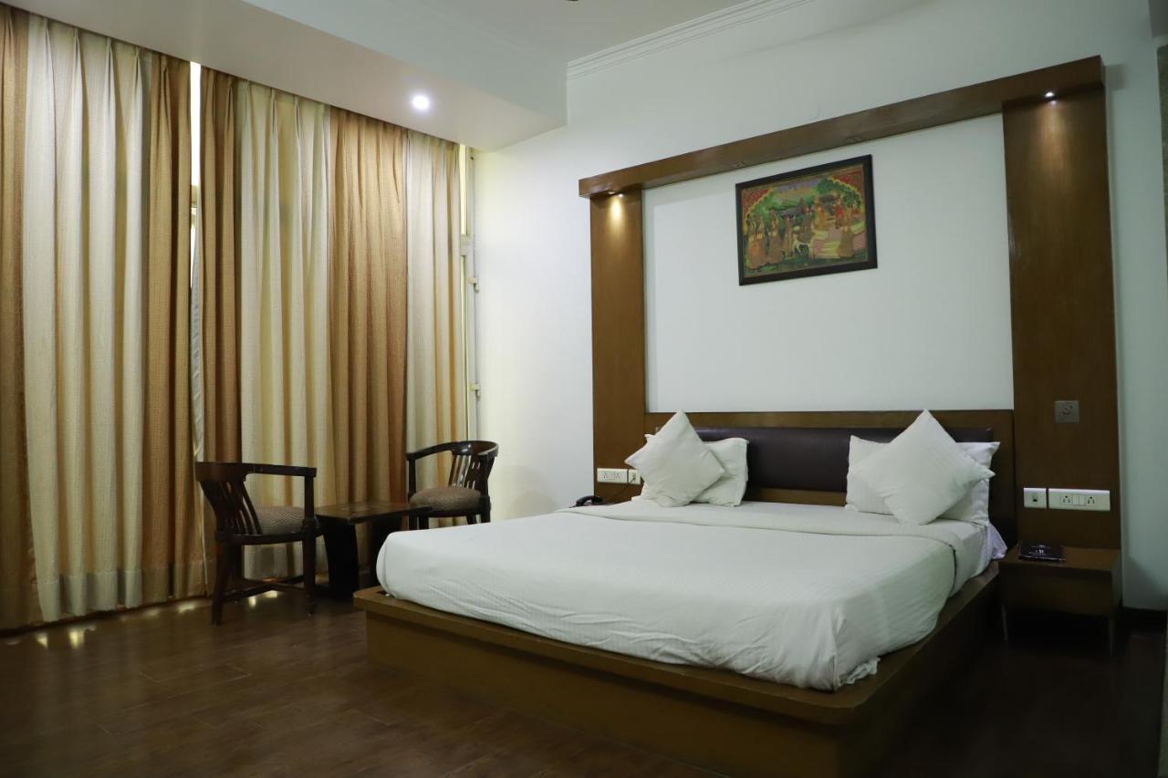 غازي أباد Hotel Parth Inn المظهر الخارجي الصورة