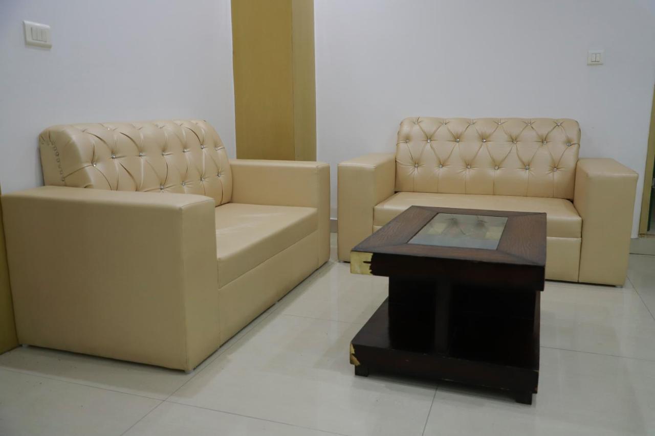 غازي أباد Hotel Parth Inn المظهر الخارجي الصورة