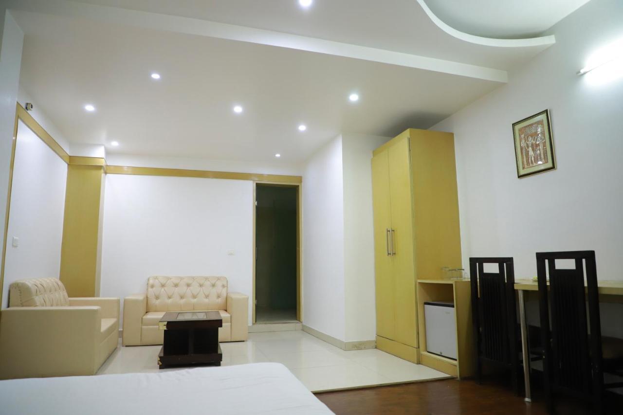 غازي أباد Hotel Parth Inn المظهر الخارجي الصورة