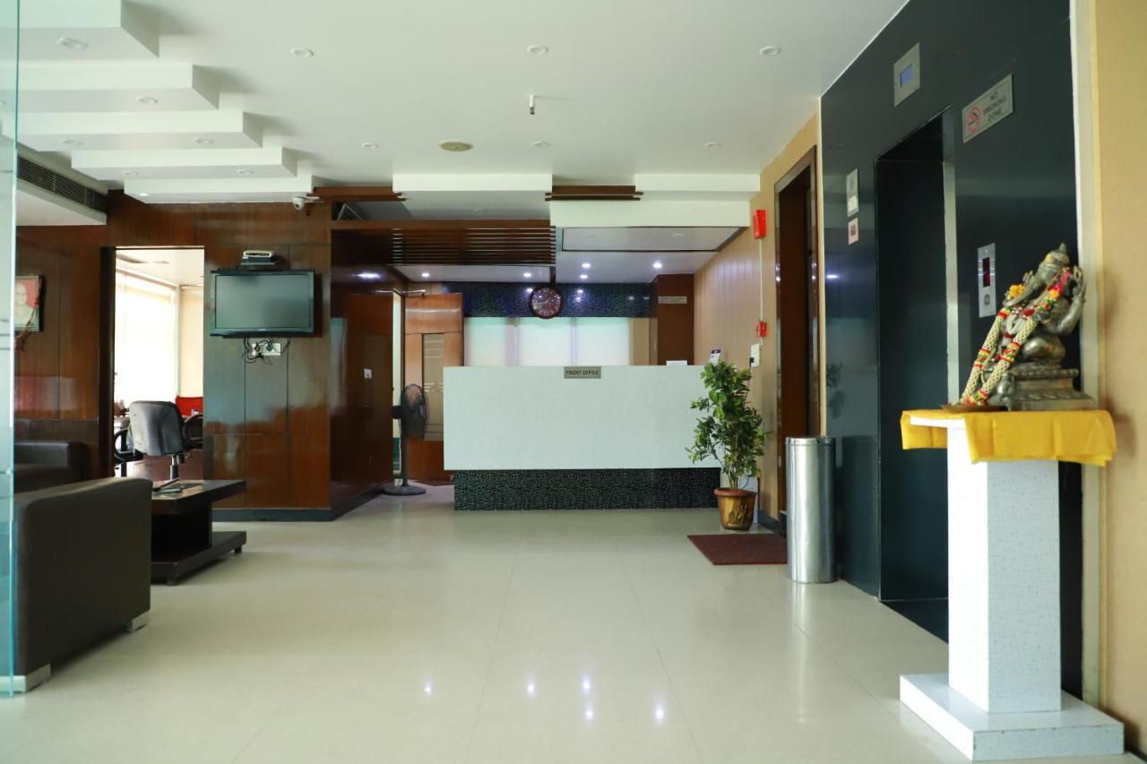 غازي أباد Hotel Parth Inn المظهر الخارجي الصورة