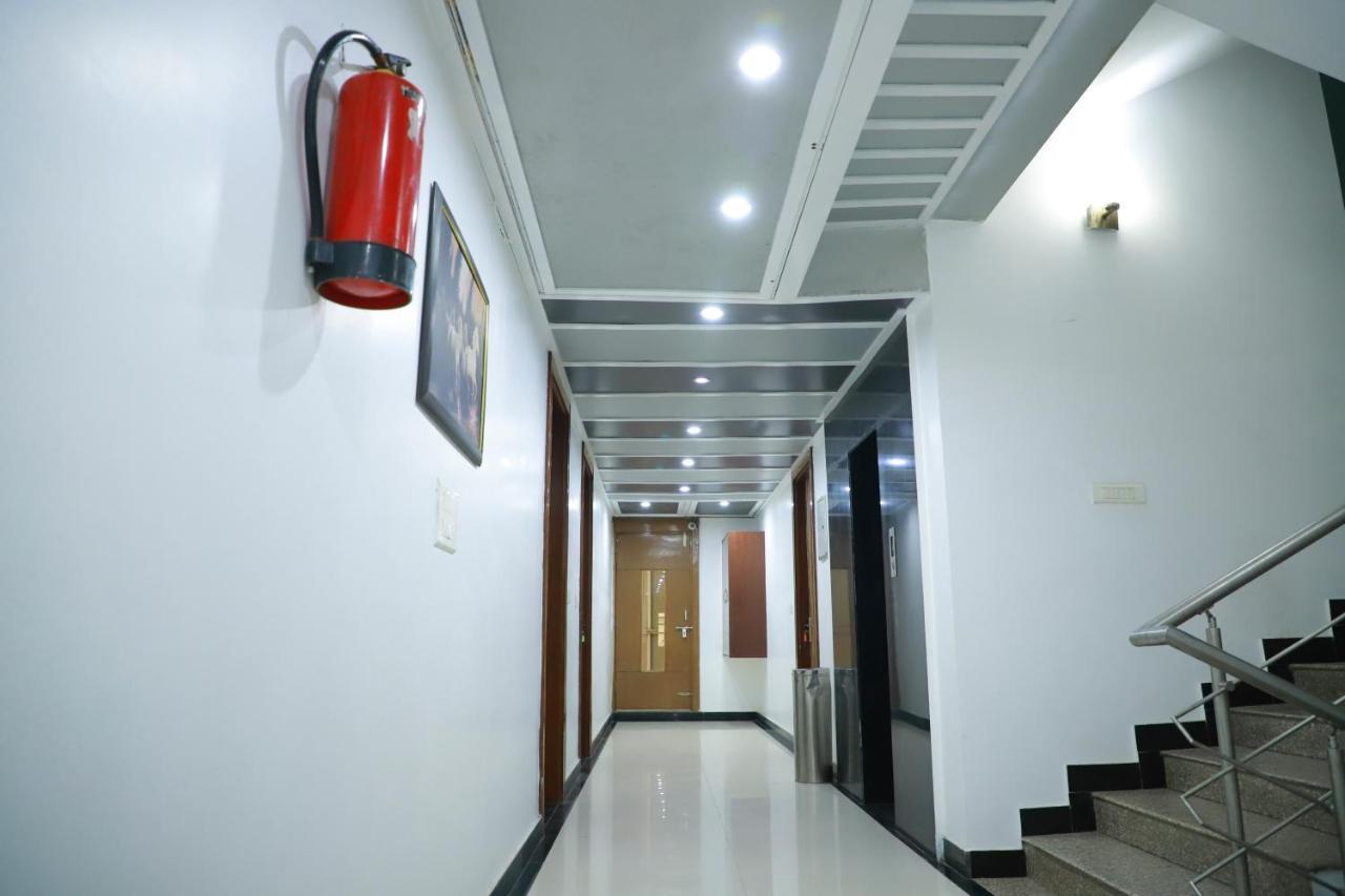 غازي أباد Hotel Parth Inn المظهر الخارجي الصورة