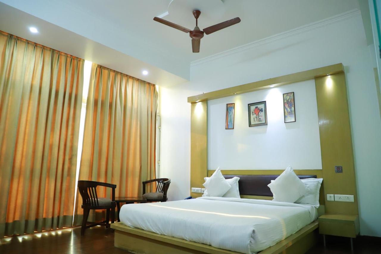 غازي أباد Hotel Parth Inn المظهر الخارجي الصورة