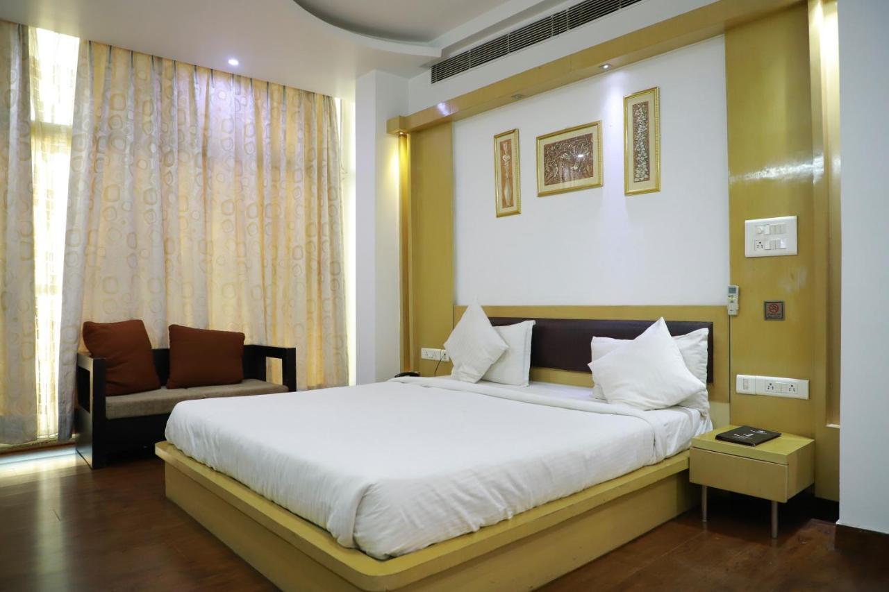 غازي أباد Hotel Parth Inn المظهر الخارجي الصورة