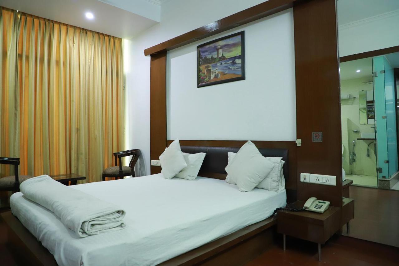 غازي أباد Hotel Parth Inn المظهر الخارجي الصورة