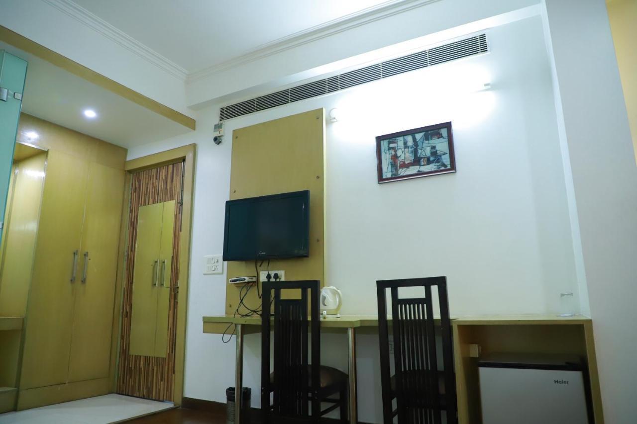 غازي أباد Hotel Parth Inn المظهر الخارجي الصورة
