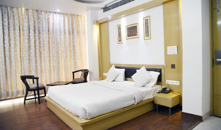 غازي أباد Hotel Parth Inn المظهر الخارجي الصورة