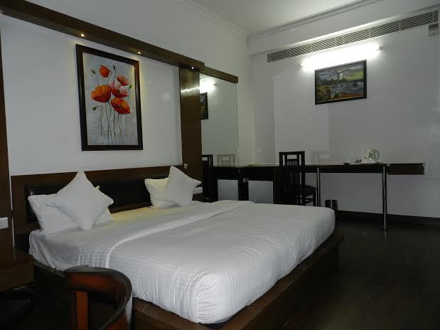 غازي أباد Hotel Parth Inn المظهر الخارجي الصورة