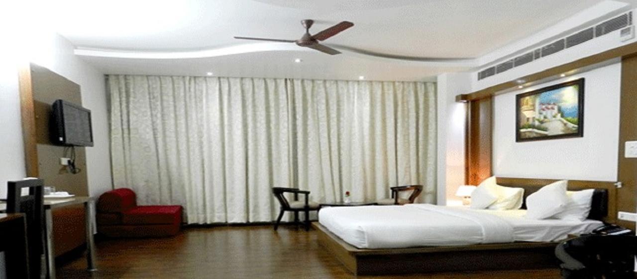 غازي أباد Hotel Parth Inn المظهر الخارجي الصورة
