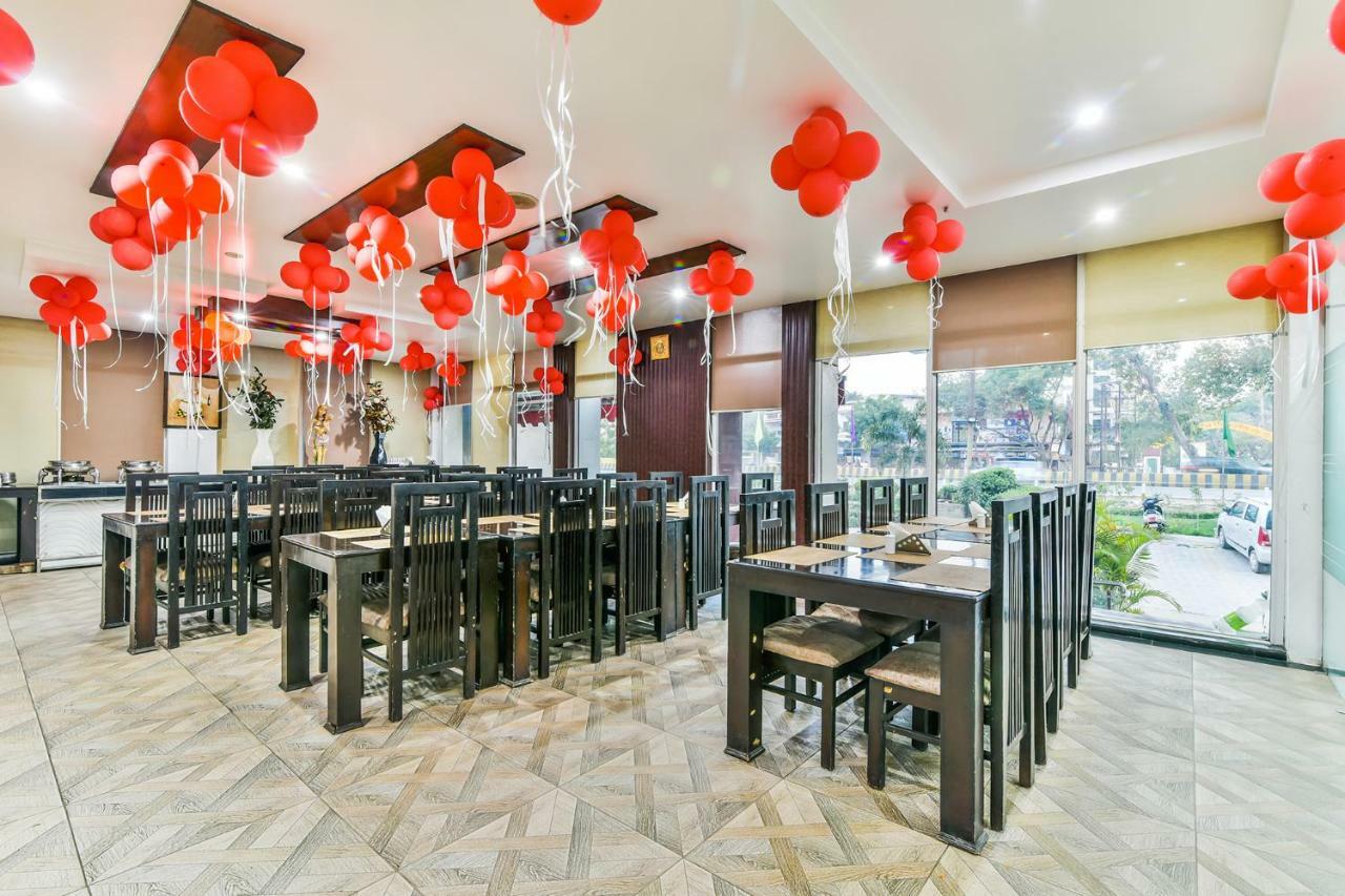 غازي أباد Hotel Parth Inn المظهر الخارجي الصورة