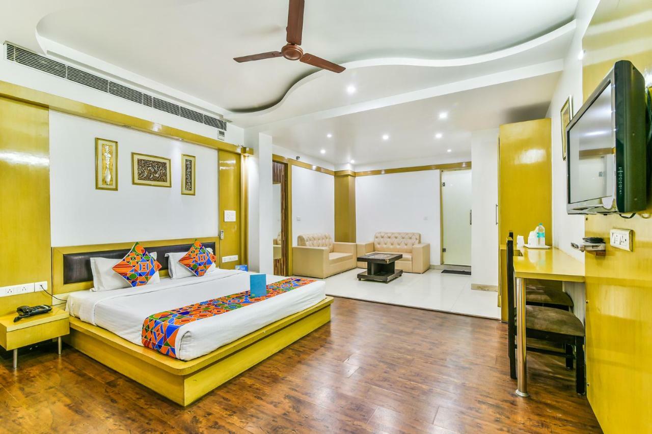 غازي أباد Hotel Parth Inn المظهر الخارجي الصورة